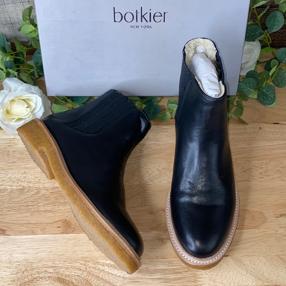 Chelsea Faux Shearling Lined Boot 7.5M